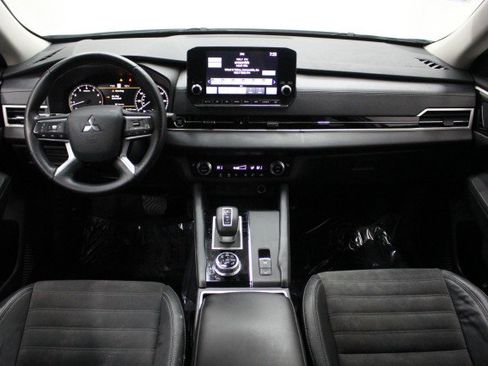 Used 2022 Mitsubishi Outlander SE image 24