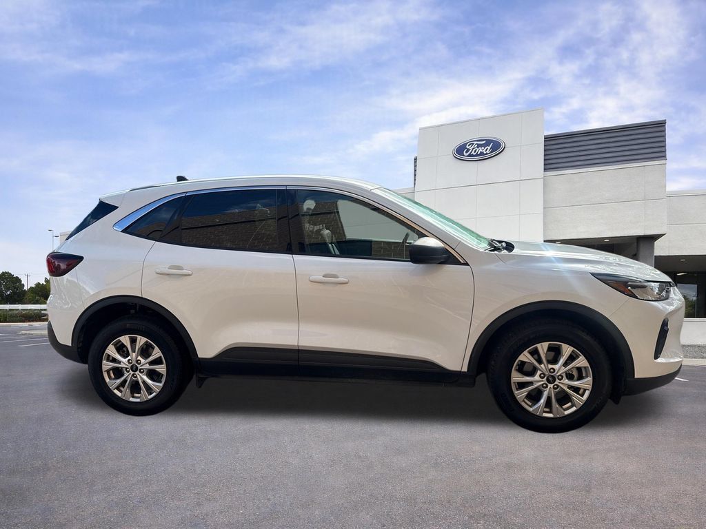 Used 2023 Ford Escape Active AWD/4WD image 8