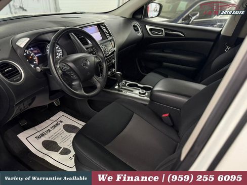 Used 2018 Nissan Pathfinder SV AWD/4WD image 17