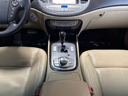 Used 2011 Hyundai Genesis 4.6 image 18