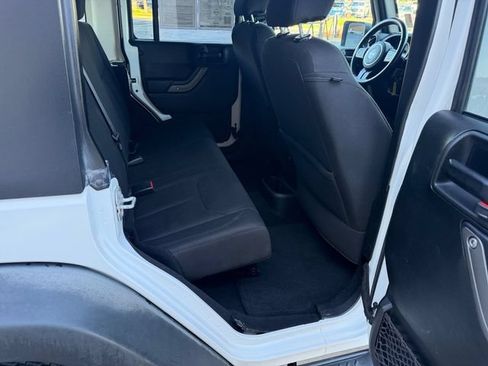 Used 2018 Jeep Wrangler Unlimited Sport S AWD/4WD image 13