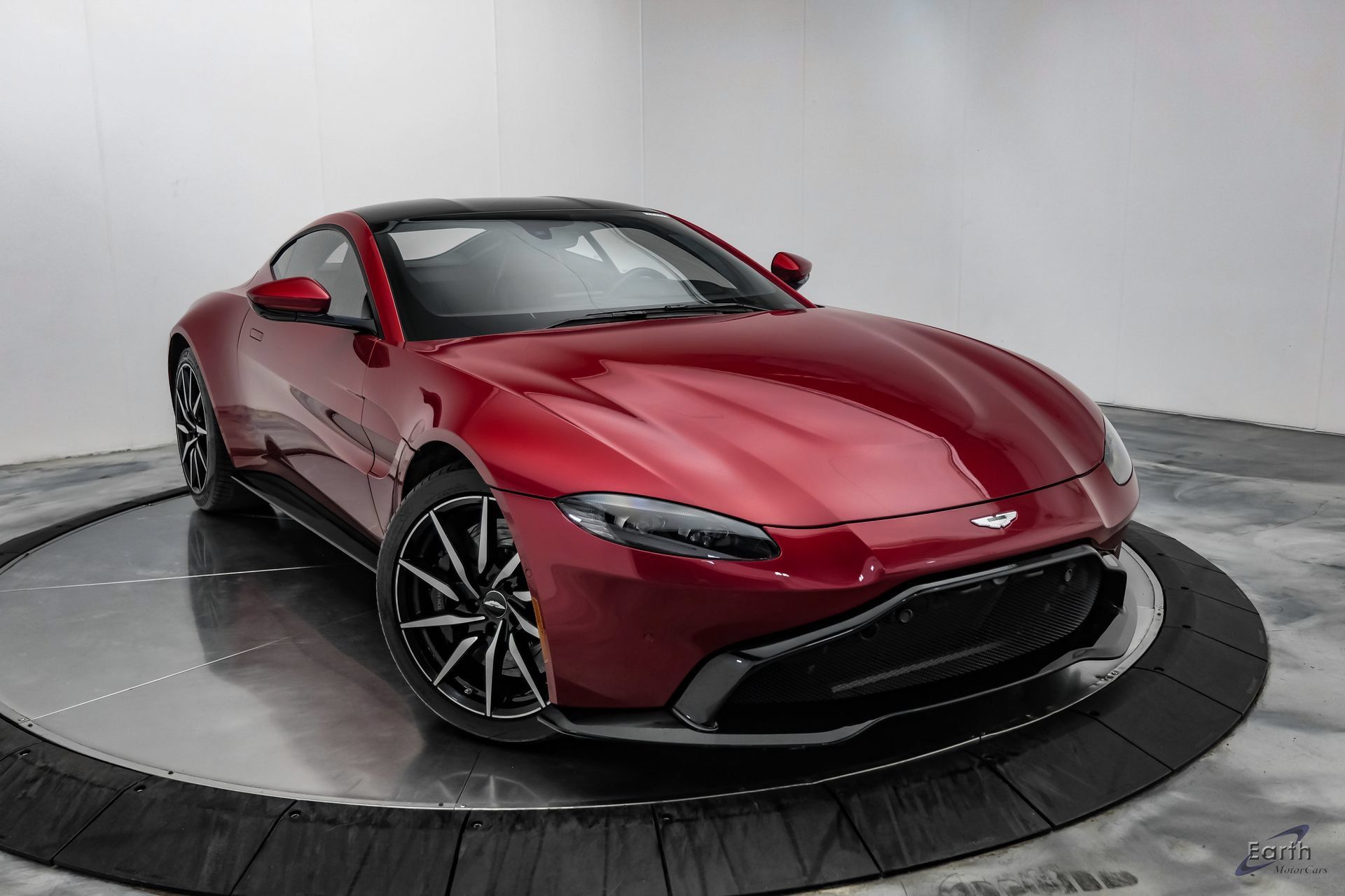 Used 2019 Aston Martin V8 Vantage Coupe RWD image 29