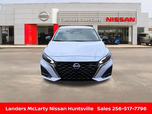 Used 2025 Nissan Altima 2.5 SR image 11