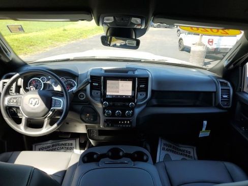 Used 2026 RAM 2500 Tradesman w/ Chrome Appearance Group AWD/4WD image 16