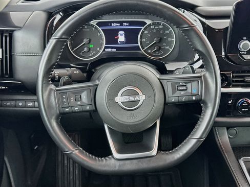 Used 2025 Nissan Pathfinder SV AWD/4WD image 18