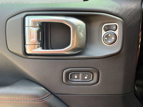 Used 2021 Jeep Wrangler Unlimited Rubicon AWD/4WD image 11