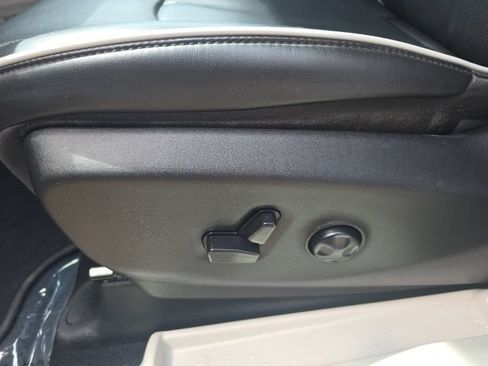 Used 2023 Chrysler Pacifica Limited w/ Uconnect Theater Family Group AWD/4WD image 23
