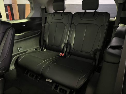 Used 2023 Jeep Grand Cherokee L Limited w/ Luxury Tech Group II AWD/4WD image 26