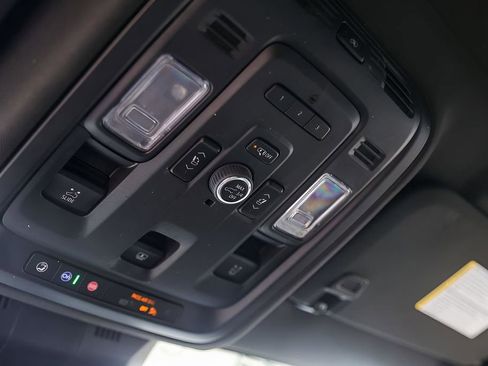 Certified 2023 Cadillac Escalade Premium Luxury image 22