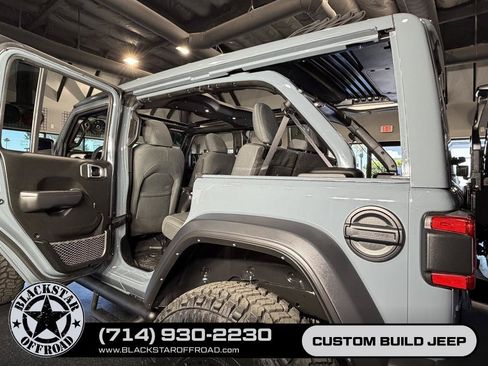 Used 2024 Jeep Wrangler Unlimited w/ Convenience Group AWD/4WD image 35
