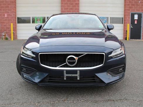 Used 2021 Volvo S60 T5 Momentum FWD image 8