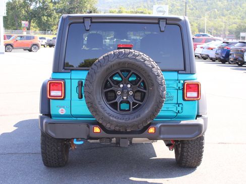 Used 2024 Jeep Wrangler Unlimited AWD/4WD image 3