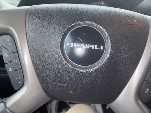 Used 2011 GMC Yukon XL Denali image 7