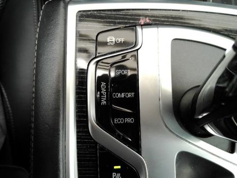 Used 2019 BMW 750i w/ Executive Package RWD image 54