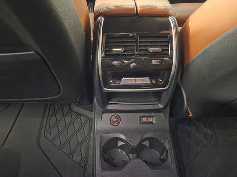 Used 2022 BMW X7 xDrive40i w/ M Sport Package image 25