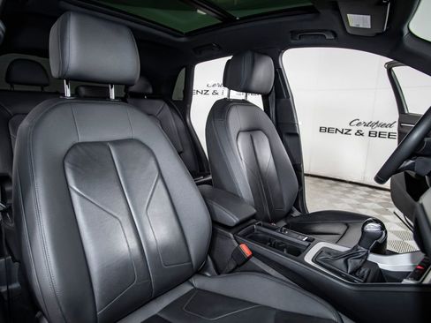 Used 2023 Audi Q3 2.0T Premium w/ Black Optic Package image 19