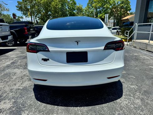 Used 2021 Tesla Model 3 Standard Range Plus RWD image 5