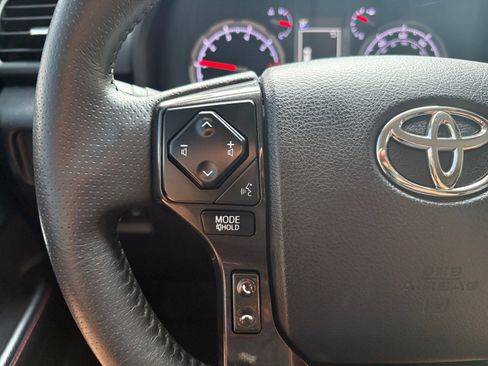 Used 2022 Toyota 4Runner TRD Off-Road Premium AWD/4WD image 16