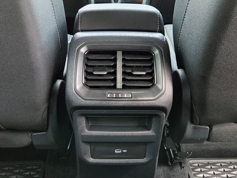 Certified 2024 Volkswagen Taos SE AWD/4WD image 59