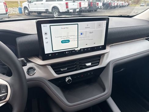 New 2026 Ford Explorer Active w/ Active Comfort Package image 19