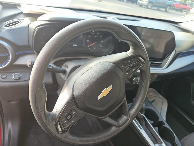 Used 2024 Chevrolet Trax LS w/ LS Convenience Package FWD image 11