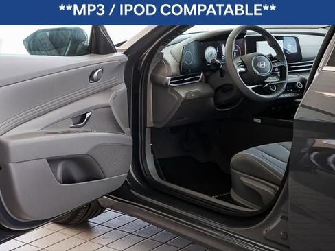 Used 2024 Hyundai Elantra SEL w/ Convenience Package image 13