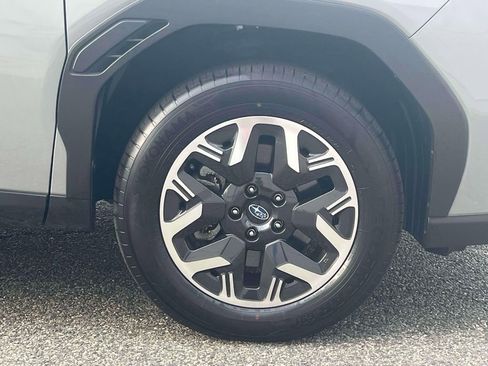 Used 2025 Subaru Forester Premium image 6