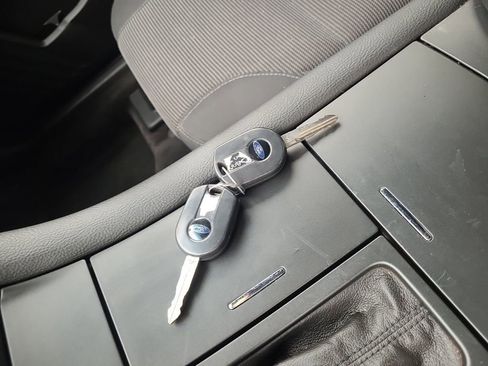 Used 2013 Ford Taurus SEL image 14