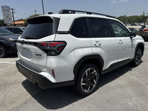 New 2026 Subaru Forester Premium AWD/4WD image 3
