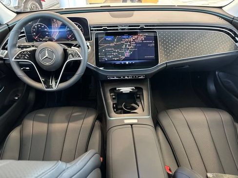 Used 2026 Mercedes-Benz E 350 4MATIC Sedan image 17