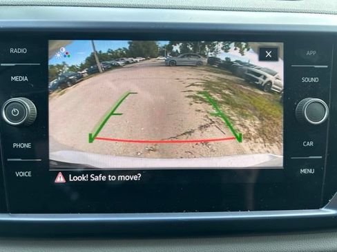 Used 2022 Volkswagen Taos SE FWD image 12