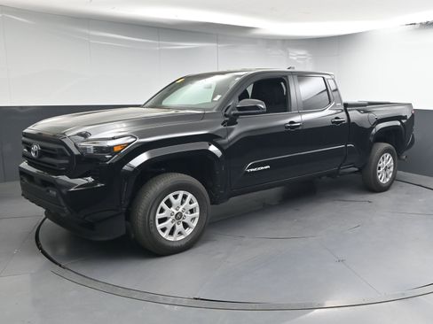 Used 2024 Toyota Tacoma SR5 image 4