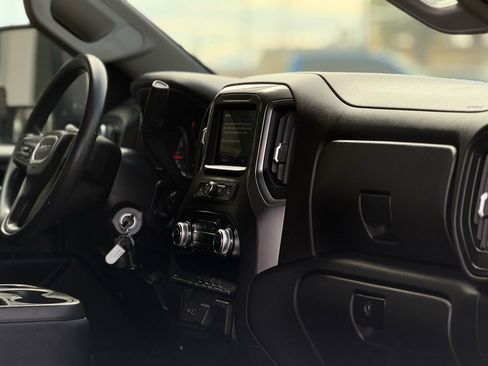 Used 2021 GMC Sierra 2500 4WD Double Cab 162 w/ Convenience Package image 18