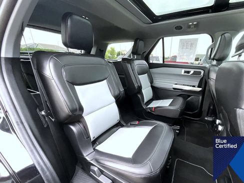 Used 2023 Ford Explorer XLT w/ Equipment Group 202A AWD/4WD image 19