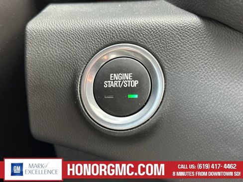 Used 2024 GMC Terrain SLT image 24