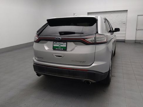 Used 2018 Ford Edge Titanium FWD image 7