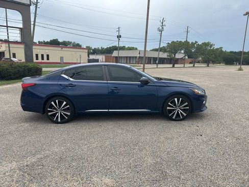 Used 2020 Nissan Altima 2.5 SR w/ Premium Package FWD image 14