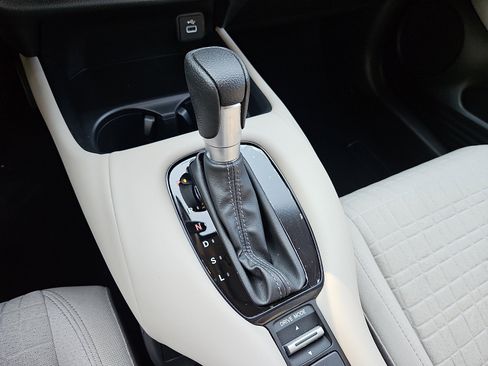 Used 2024 Honda HR-V LX image 15