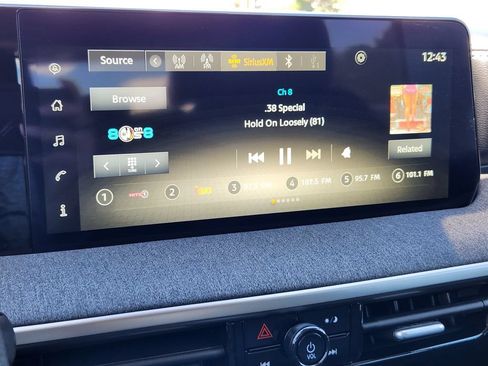 Certified 2025 Nissan Kicks SV AWD/4WD image 14