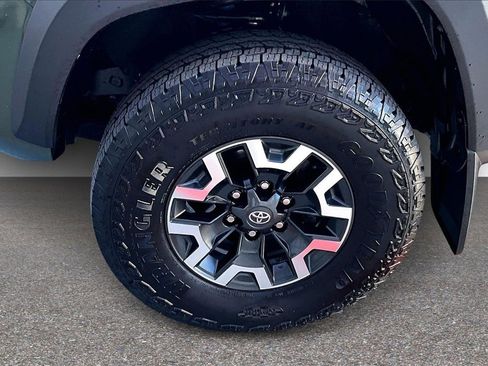 Certified 2021 Toyota Tacoma TRD Off-Road image 32