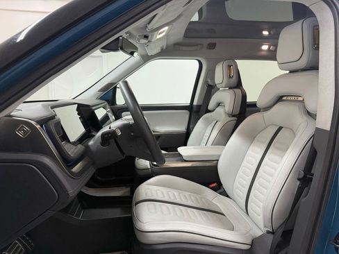 Used 2023 Rivian R1T Launch Edition image 13