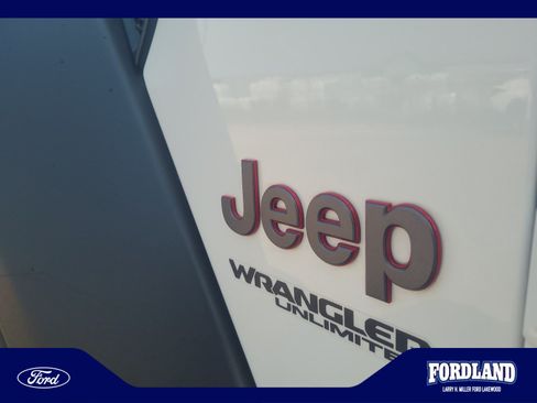 Used 2022 Jeep Wrangler Unlimited Rubicon w/ LED Lighting Group AWD/4WD image 23