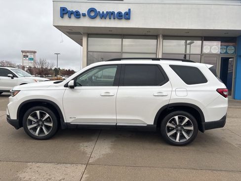 Used 2025 Honda Pilot Elite image 8