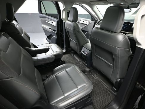 Used 2025 Ford Explorer Active w/ Active Comfort Package AWD/4WD image 48
