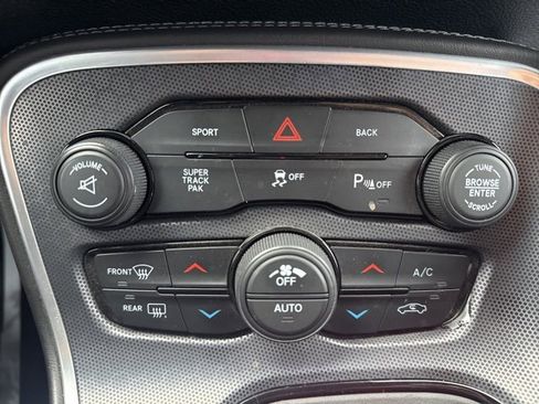 Used 2016 Dodge Challenger R/T Scat Pack w/ Leather Interior Group image 30