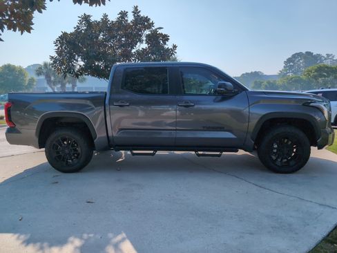 Used 2024 Toyota Tundra SR5 w/ SR5 Premium Package image 11