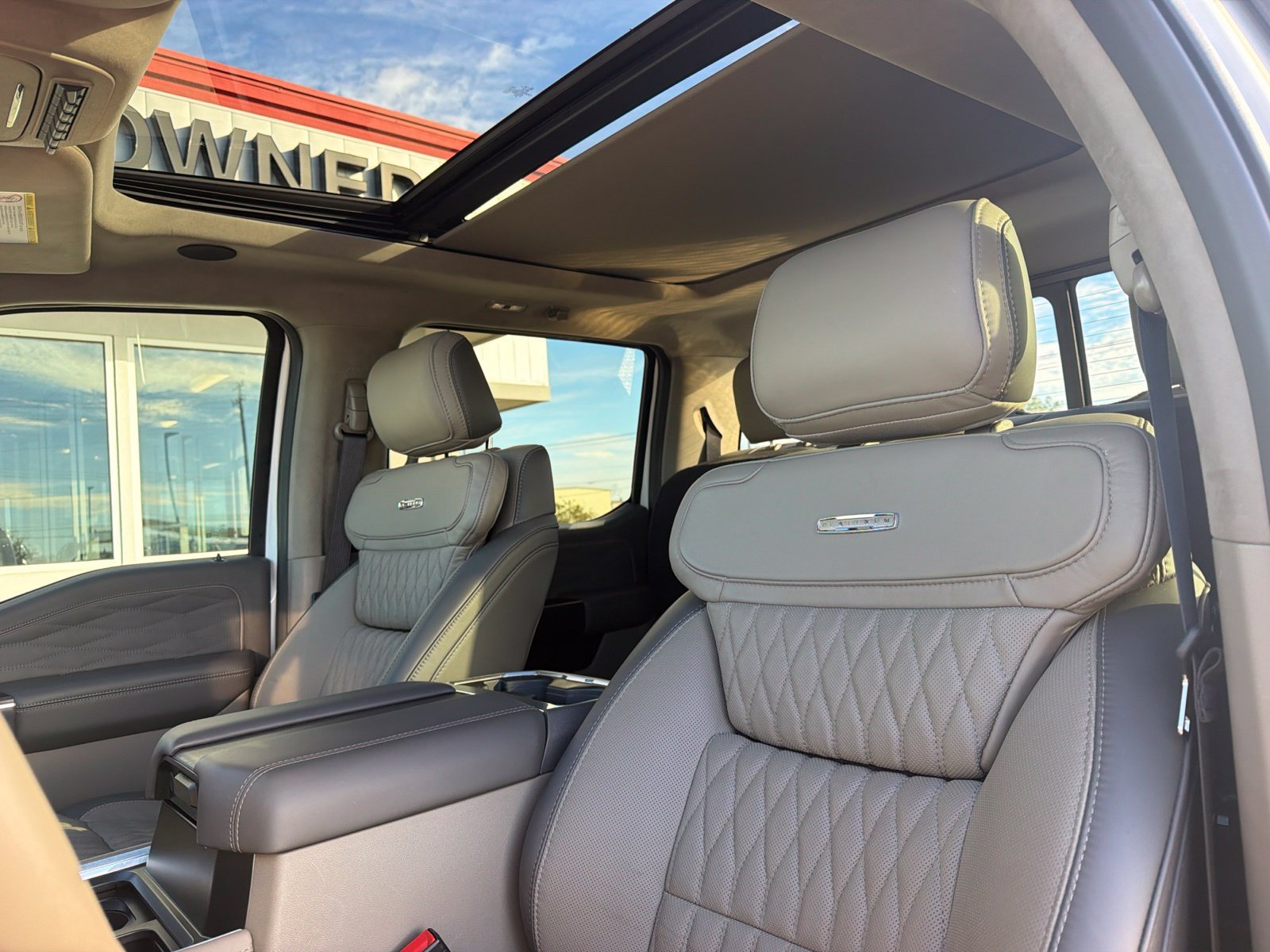 Used 2026 Ford F250 Platinum w/ Platinum Plus Package AWD/4WD image 10