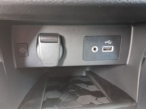 New 2025 Nissan Versa SV w/ Trunk Package image 15