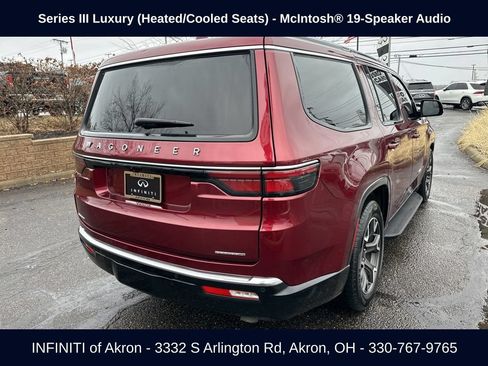 Used 2023 Jeep Wagoneer Series III w/ Preferred Equipment Group AWD/4WD image 13