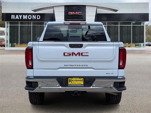 New 2026 GMC Sierra 1500 SLT image 4